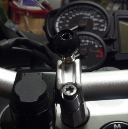 Base de serrage de guidon de moto RAM avec boulons M8 et boule de 1 "